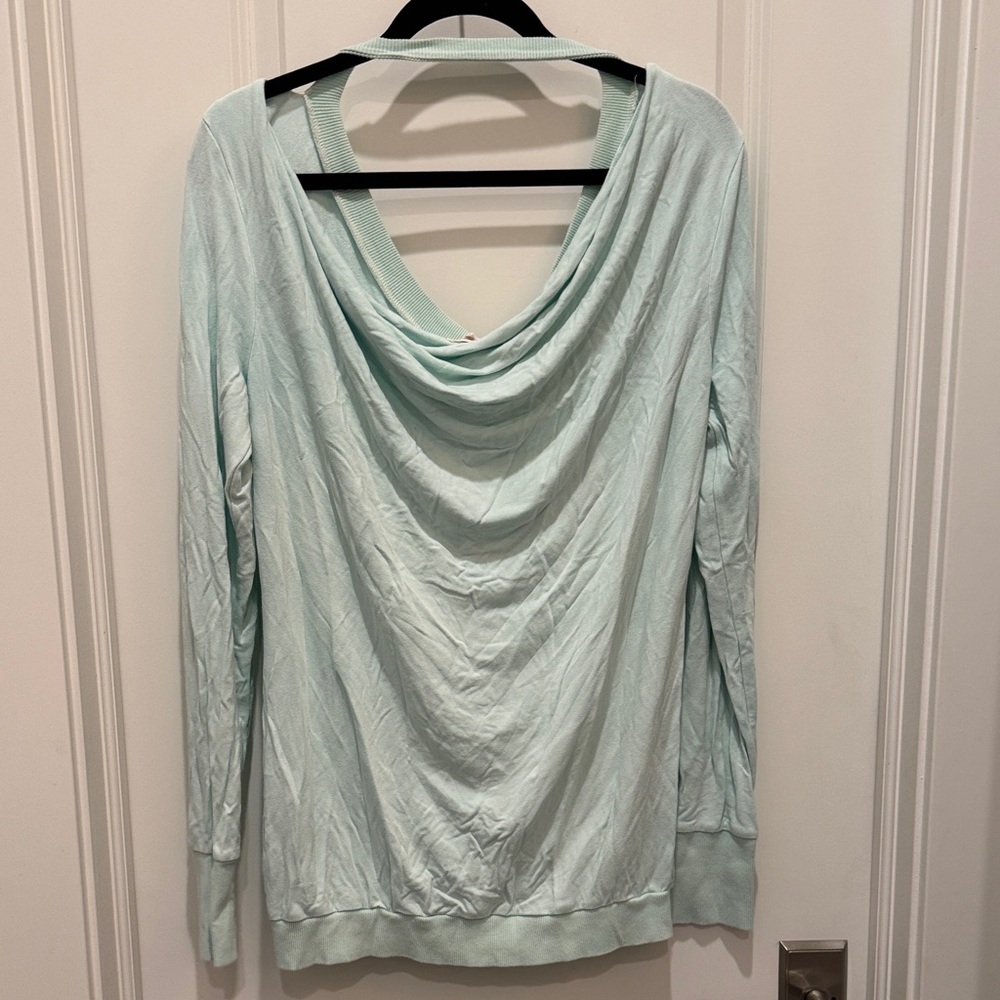 Pink Lotus Light Blue V-Neck Sweatshirt Women’s Large - Picture 9 of 9